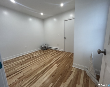 198 Montauk Avenue - Photo Thumbnail 8