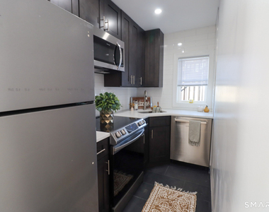 198 Montauk Avenue - Photo Thumbnail 2
