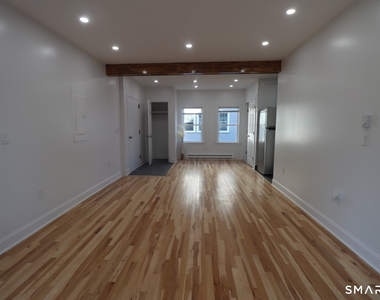 198 Montauk Avenue - Photo Thumbnail 5