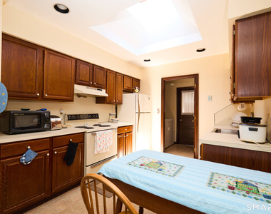 15 Harvester Road - Photo Thumbnail 9