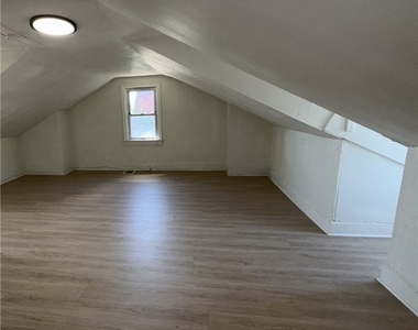1615 Manhattan St - Photo Thumbnail 4