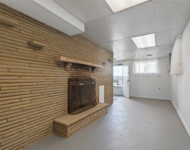 8966 Knoll Street - Photo Thumbnail 15