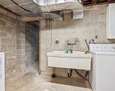 8966 Knoll Street - Photo Thumbnail 18