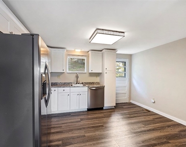 8966 Knoll Street - Photo Thumbnail 3