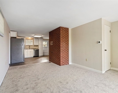 8966 Knoll Street - Photo Thumbnail 7