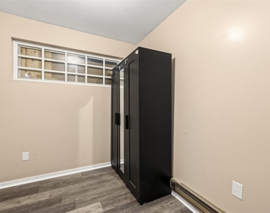 678 Gregg Ave - Photo Thumbnail 16
