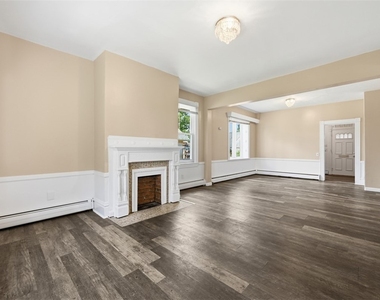 678 Gregg Ave - Photo Thumbnail 4