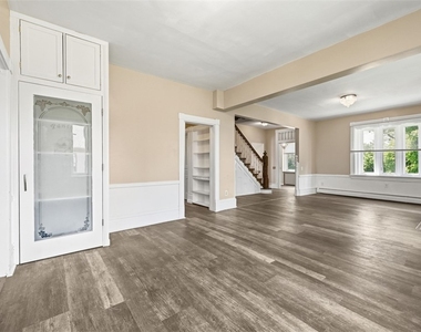 678 Gregg Ave - Photo Thumbnail 5