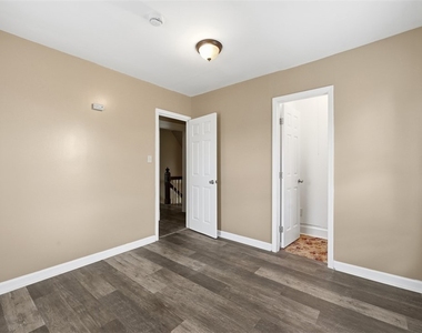 678 Gregg Ave - Photo Thumbnail 17