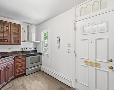 678 Gregg Ave - Photo Thumbnail 8