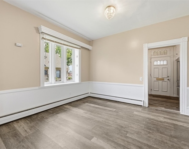 678 Gregg Ave - Photo Thumbnail 6