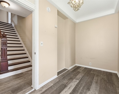 678 Gregg Ave - Photo Thumbnail 12