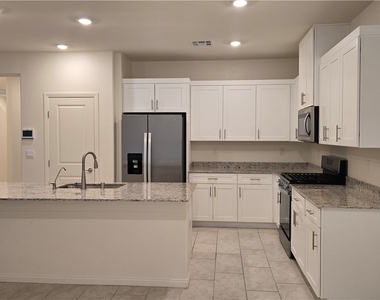 7647 Duran Harbor Lane - Photo Thumbnail 20