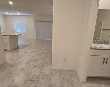 7647 Duran Harbor Lane - Photo Thumbnail 8