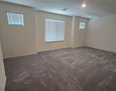 7647 Duran Harbor Lane - Photo Thumbnail 55
