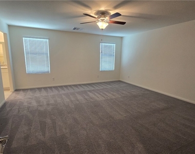 7647 Duran Harbor Lane - Photo Thumbnail 35