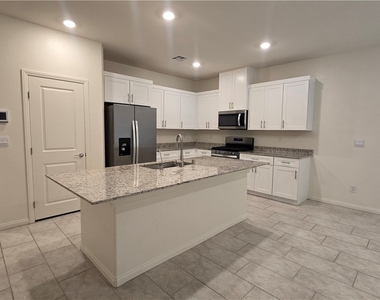 7647 Duran Harbor Lane - Photo Thumbnail 17