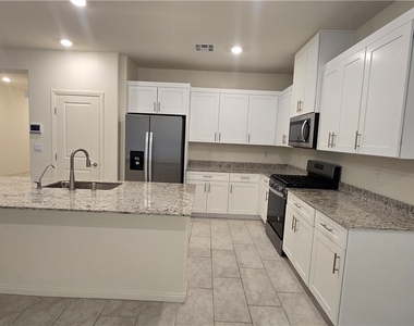 7647 Duran Harbor Lane - Photo Thumbnail 21