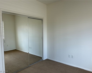 2581 Leighton Avenue - Photo Thumbnail 3