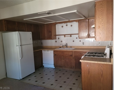 6663 W Tropicana Avenue - Photo Thumbnail 8