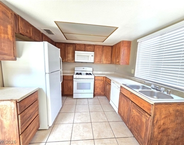 2882 Sandyfalls Way - Photo Thumbnail 3