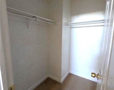 2882 Sandyfalls Way - Photo Thumbnail 9