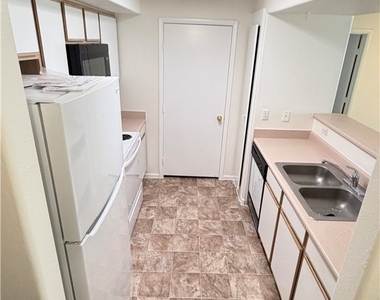 2300 E Silverado Ranch Bl Boulevard - Photo Thumbnail 9