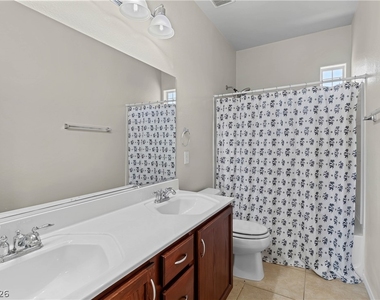 8396 Waylon Avenue - Photo Thumbnail 12