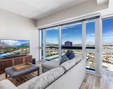 4471 Dean Martin Drive - Photo Thumbnail 4