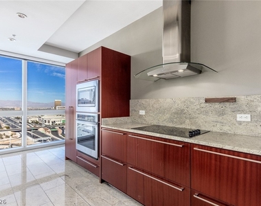 4471 Dean Martin Drive - Photo Thumbnail 14