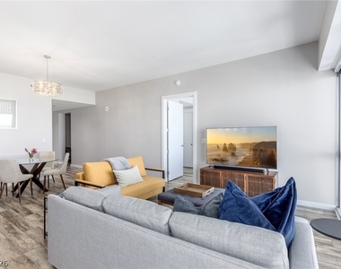 4471 Dean Martin Drive - Photo Thumbnail 3