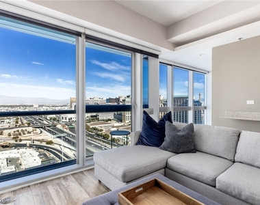 4471 Dean Martin Drive - Photo Thumbnail 5