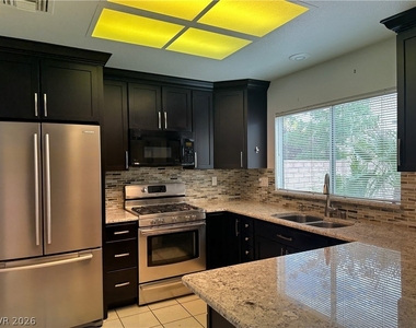 3013 Hawksdale Drive - Photo Thumbnail 2