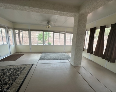 3013 Hawksdale Drive - Photo Thumbnail 4