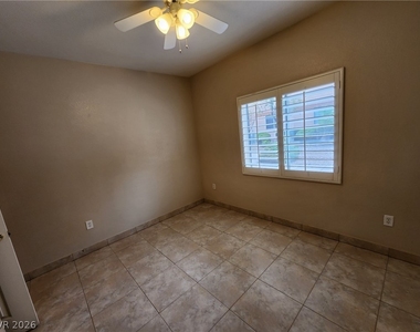 1050 E Cactus Avenue - Photo Thumbnail 32