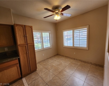1050 E Cactus Avenue - Photo Thumbnail 6