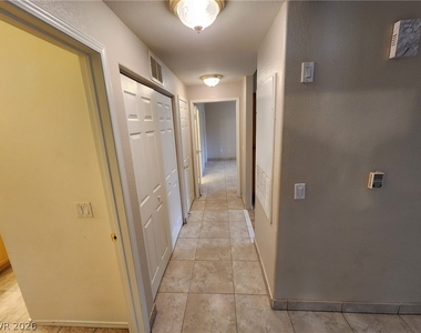 1050 E Cactus Avenue - Photo Thumbnail 14