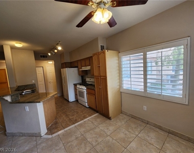 1050 E Cactus Avenue - Photo Thumbnail 7
