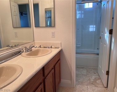3031 Scenic Valley Way - Photo Thumbnail 15