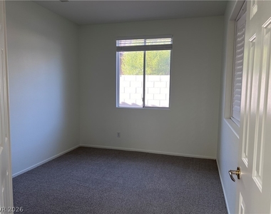3031 Scenic Valley Way - Photo Thumbnail 10