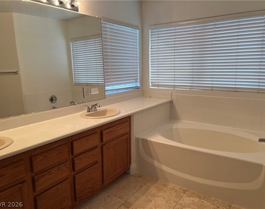 3031 Scenic Valley Way - Photo Thumbnail 22