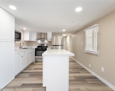 5402 Tahoe Drive - Photo Thumbnail 5