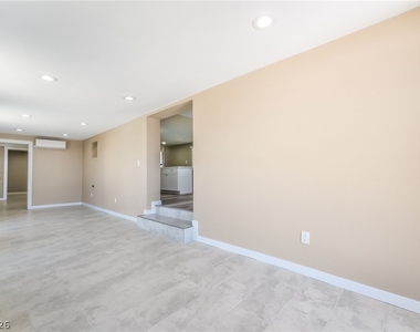 5402 Tahoe Drive - Photo Thumbnail 12