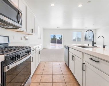 1002 Solemn Cactus Avenue - Photo Thumbnail 6