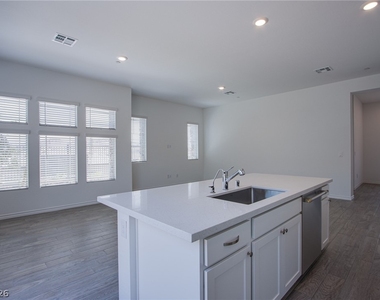 928 Allister Fields Lane - Photo Thumbnail 8