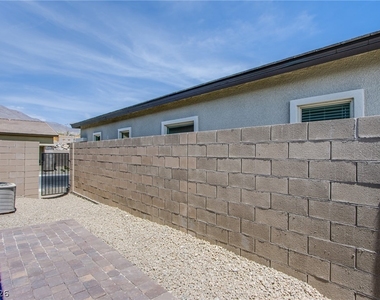 928 Allister Fields Lane - Photo Thumbnail 4