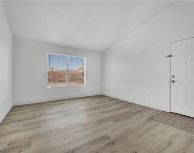 8101 W Flamingo Road - Photo Thumbnail 17