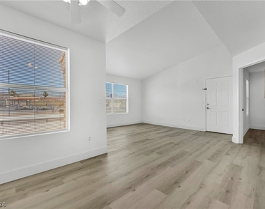 8101 W Flamingo Road - Photo Thumbnail 16