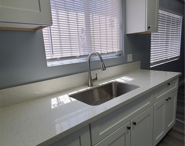 3240 N Michael Way - Photo Thumbnail 8