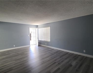 3240 N Michael Way - Photo Thumbnail 2